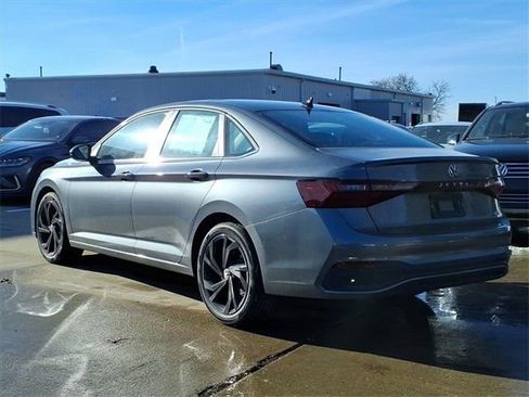 New 2025 Volkswagen Jetta SE image 5