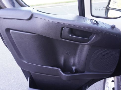 Used 2018 RAM ProMaster 2500 w/ Interior Convenience Group FWD image 11