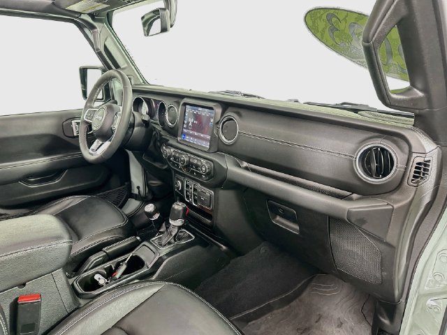 Used 2023 Jeep Wrangler Unlimited Sahara w/ Cold Weather Group AWD/4WD image 32