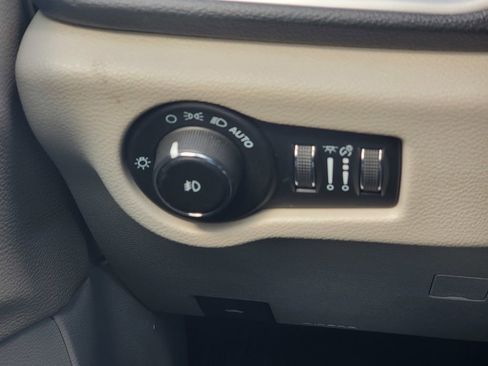 Certified 2021 Chrysler Pacifica Touring-L image 35