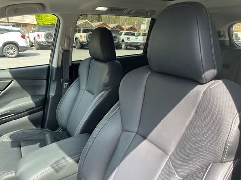 Used 2023 Subaru Ascent Limited w/ Technology Package image 13