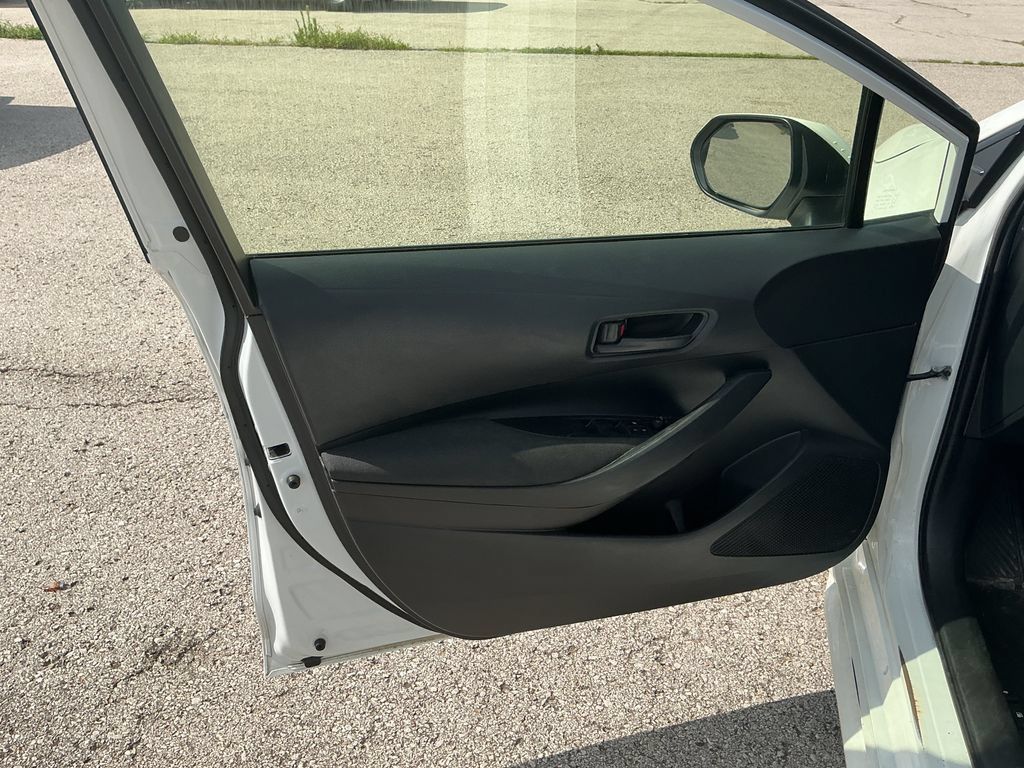 Used 2023 Toyota Corolla LE w/ LE Convenience Package FWD image 15