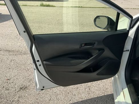 Used 2023 Toyota Corolla LE w/ LE Convenience Package FWD image 15