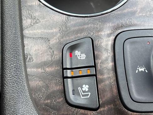 Used 2023 GMC Acadia Denali w/ Denali Technology Package AWD/4WD image 37
