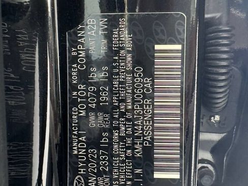 Used 2023 Hyundai Elantra Limited FWD image 9