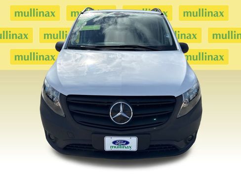 Used 2023 Mercedes-Benz Metris image 9