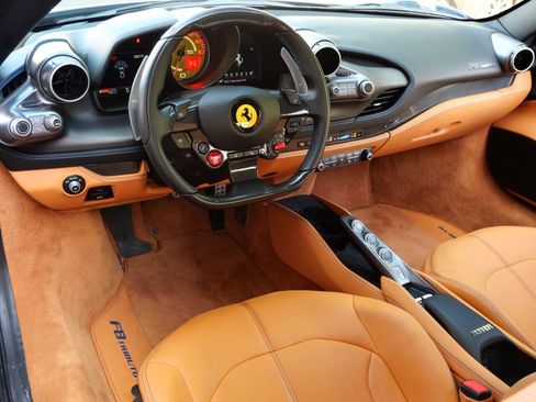 Used 2022 Ferrari F8 Tributo RWD image 11