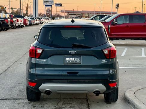 Used 2019 Ford Escape SE image 4