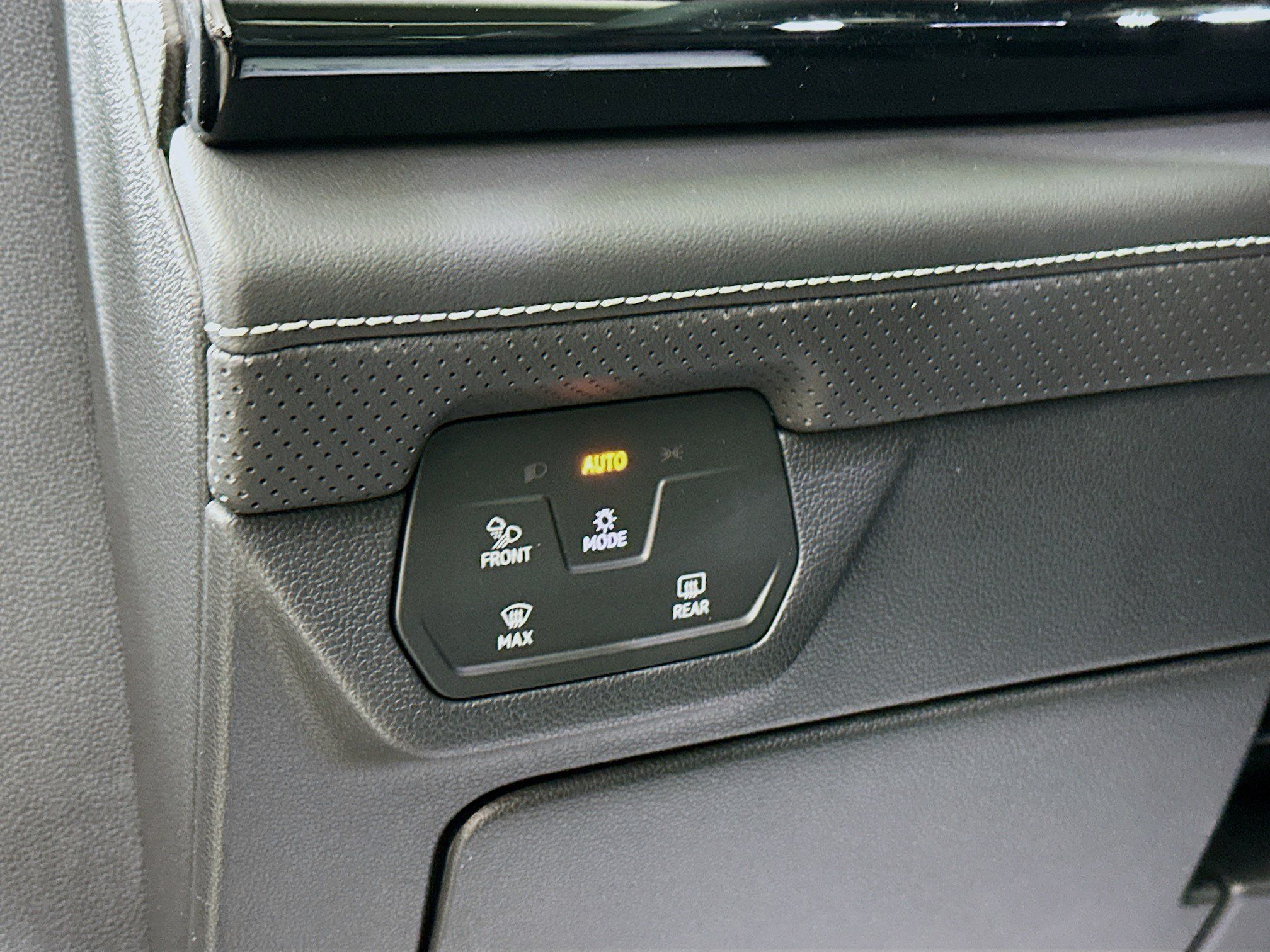 New 2026 Volkswagen Atlas SE AWD/4WD image 10