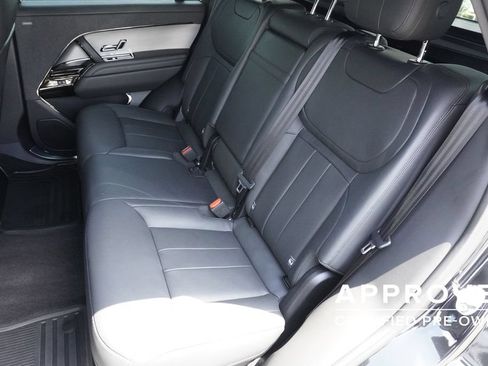 Used 2025 Land Rover Range Rover Sport SE AWD/4WD image 30