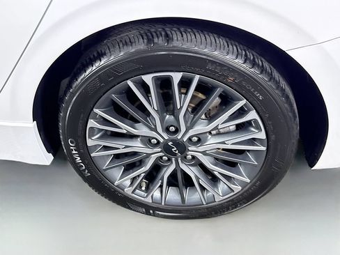 Certified 2024 Kia Forte GT-Line FWD image 33