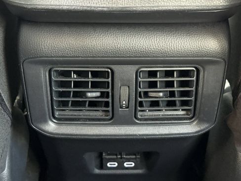 Used 2025 Toyota RAV4 XLE AWD/4WD image 16