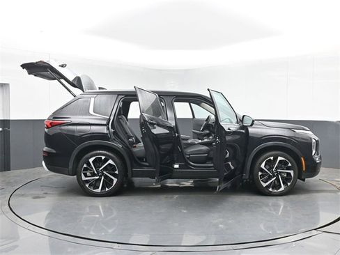 Used 2024 Mitsubishi Outlander SE image 51