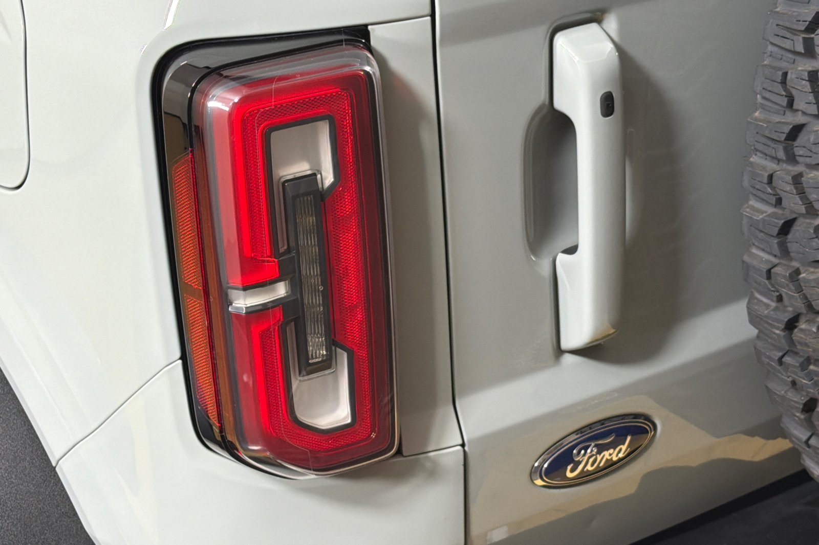 Used 2022 Ford Bronco Outer Banks w/ Sasquatch Package AWD/4WD image 25