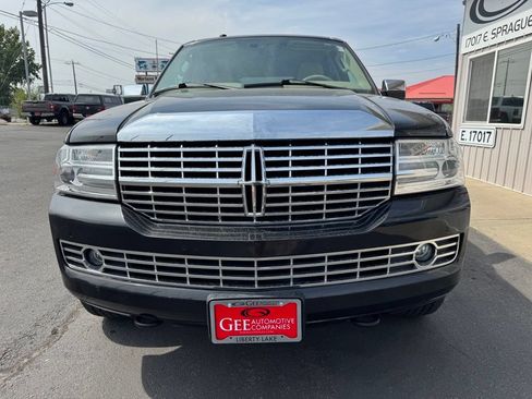 Used 2010 Lincoln Navigator 4WD image 8