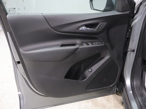 Used 2023 Chevrolet Equinox LT image 14