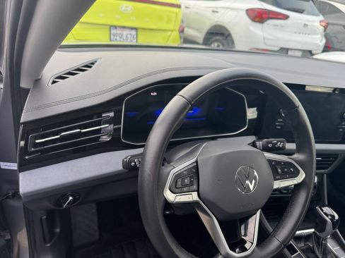 Used 2025 Volkswagen Jetta SE image 34