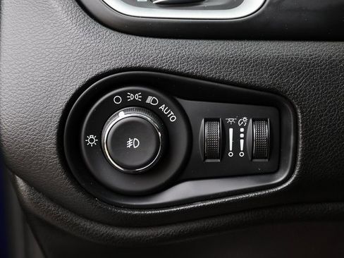 Used 2020 Jeep Renegade Latitude image 18