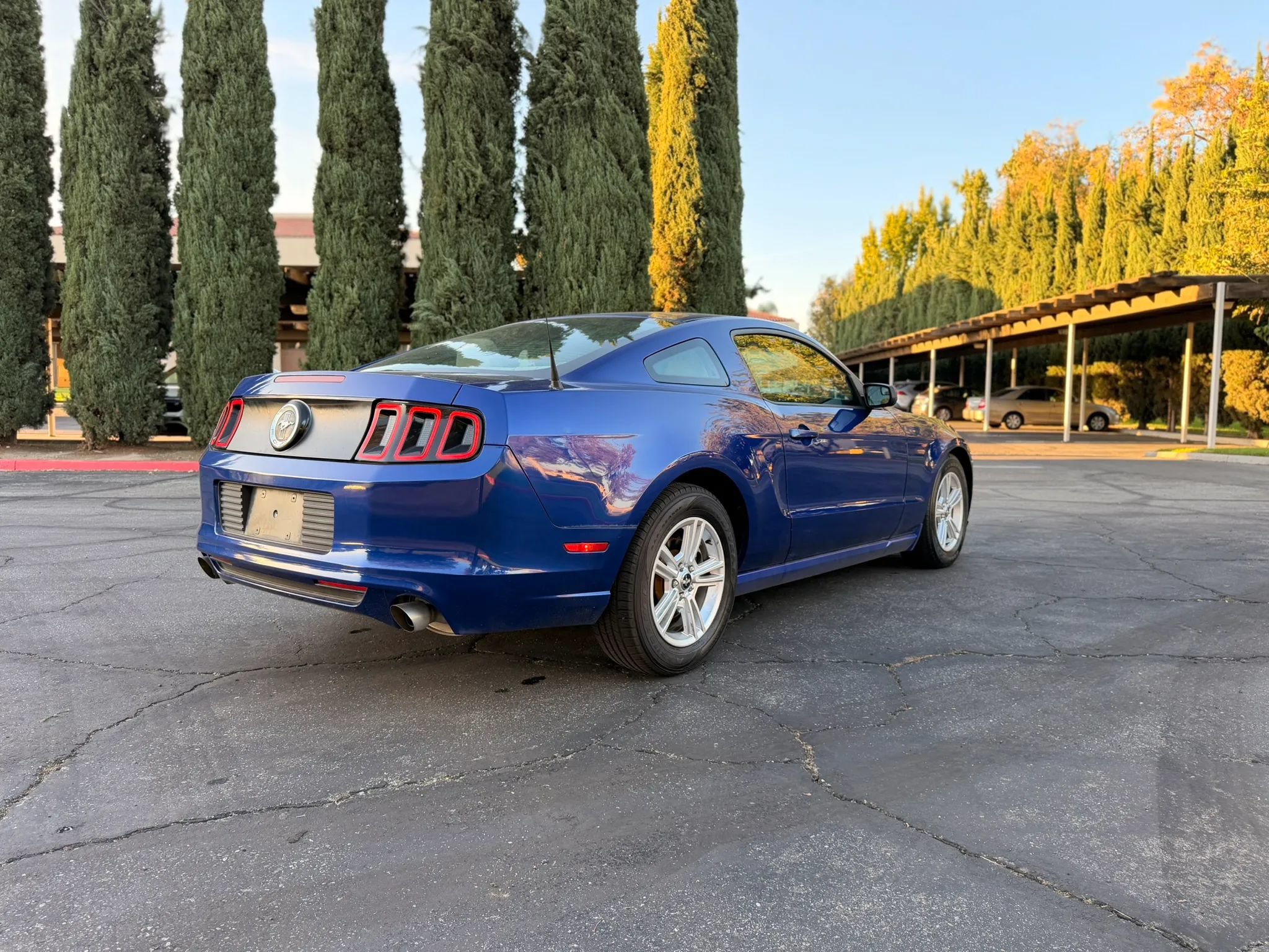 Used 2013 Ford Mustang Coupe RWD image 4