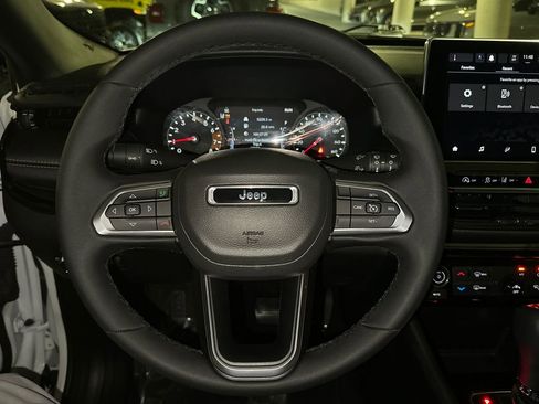 Used 2023 Jeep Compass Latitude AWD/4WD image 23
