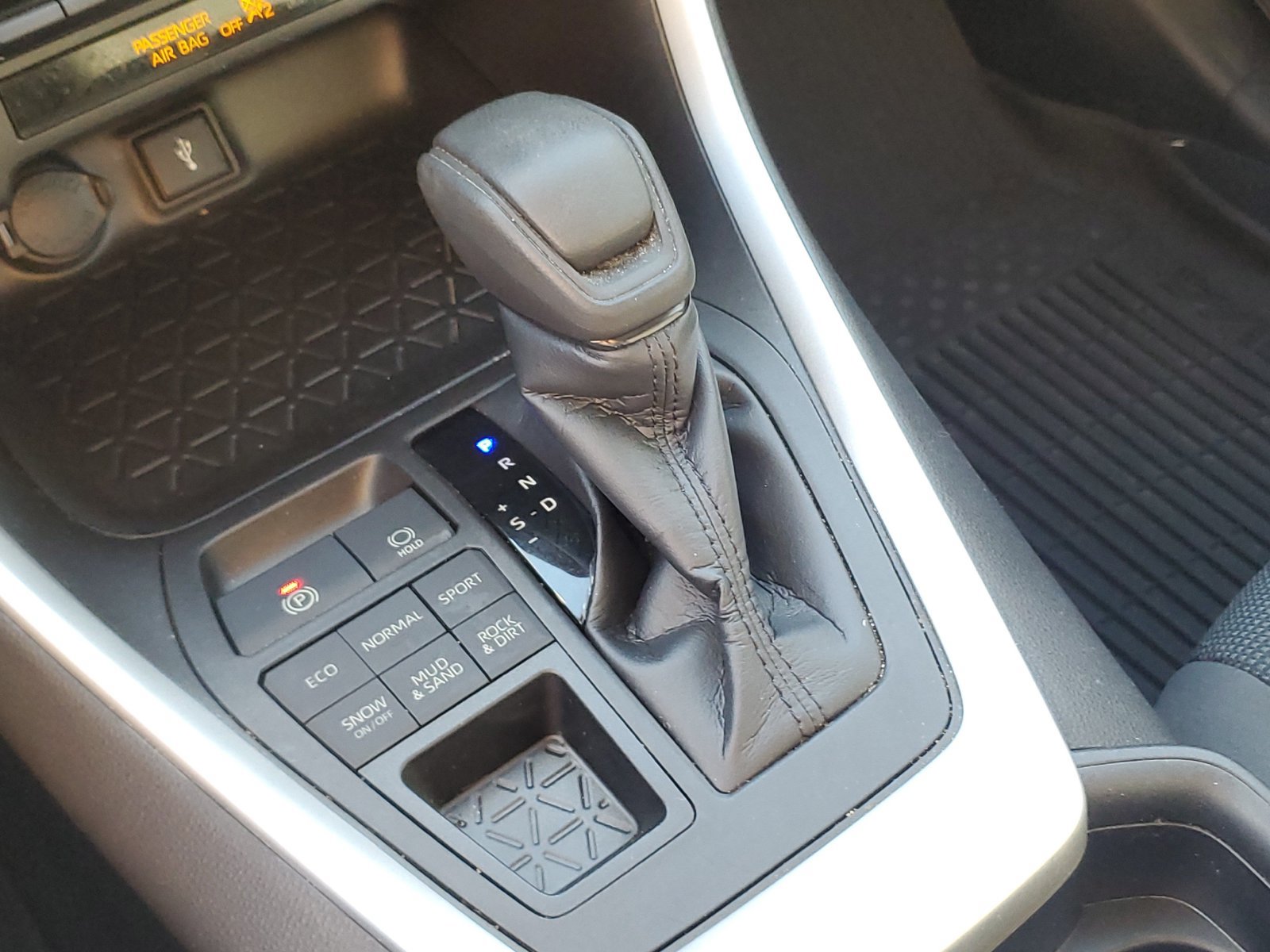 Certified 2021 Toyota RAV4 LE AWD/4WD image 30