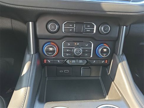 Used 2022 Chevrolet Tahoe Z71 w/ Luxury Package image 28