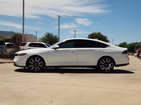Used 2024 Honda Accord Touring image 4