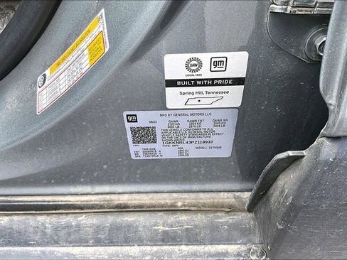 Used 2023 GMC Acadia SLE w/ Driver Convenience Package image 4