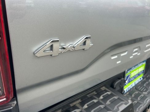 Used 2022 Toyota Tacoma SR5 AWD/4WD image 35