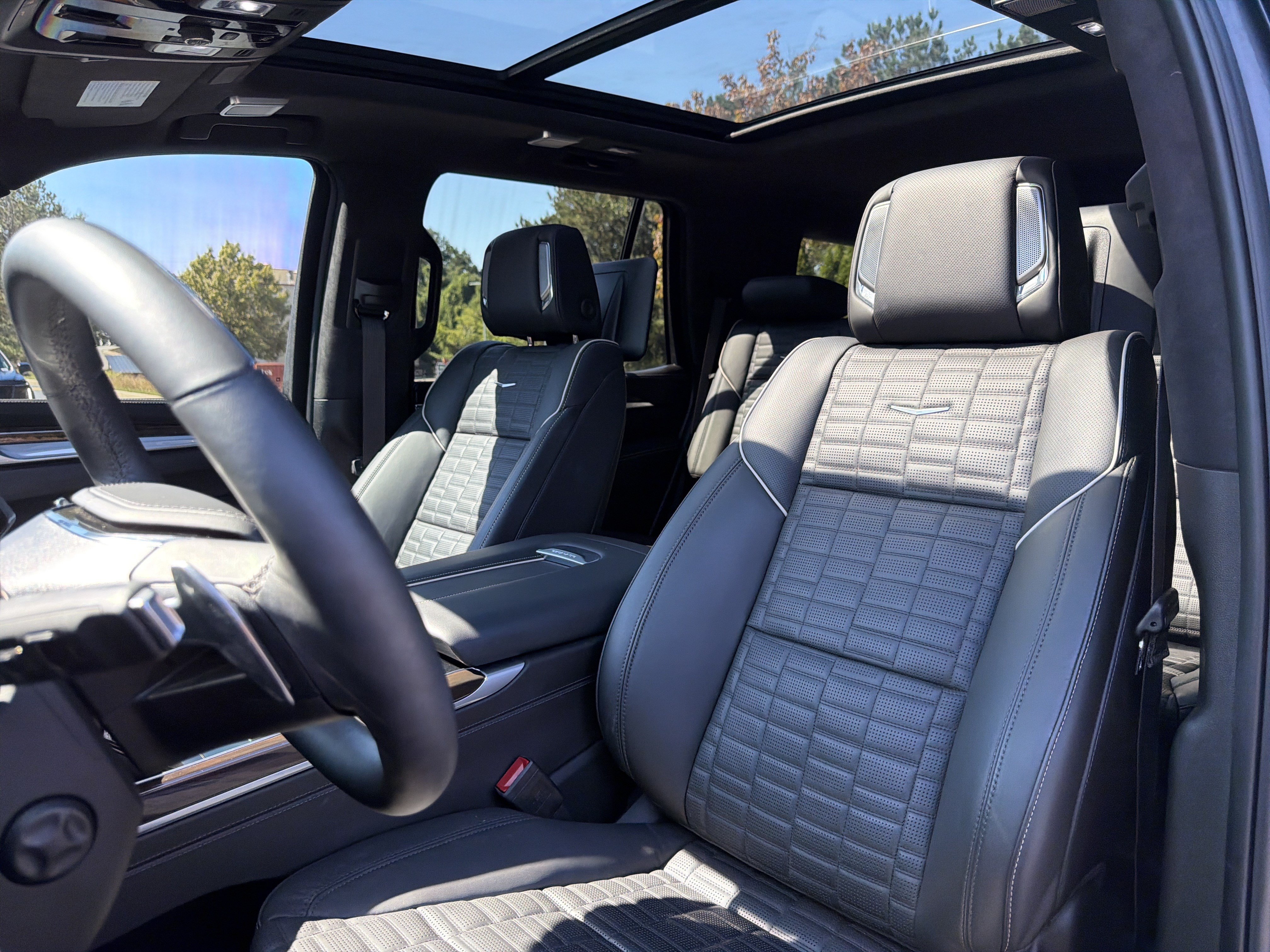Used 2026 Cadillac Escalade Platinum Sport AWD/4WD image 8