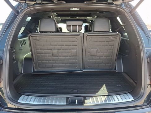 Used 2023 Hyundai Palisade Calligraphy image 30