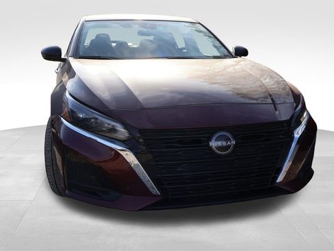 Used 2025 Nissan Altima 2.5 SV image 7