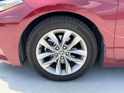 Used 2021 Toyota Avalon XLE FWD image 9