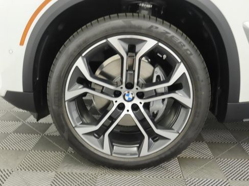 Used 2026 BMW X5 xDrive40i w/ Climate Comfort Package AWD/4WD image 32