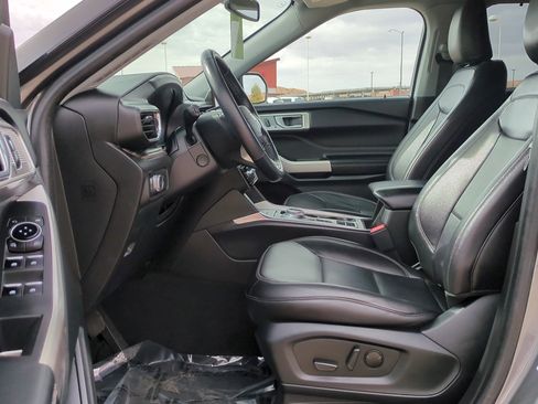 Used 2023 Ford Explorer Limited image 15