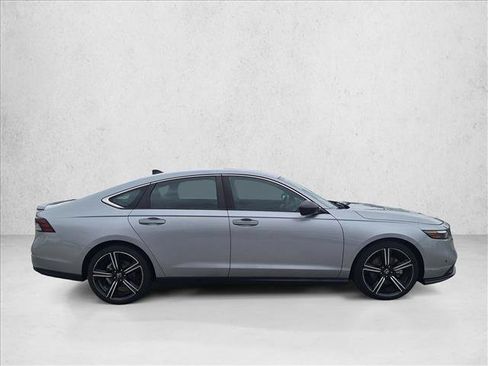 Used 2023 Honda Accord Sport image 4