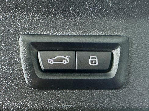 Used 2024 BMW X3 xDrive30i w/ Premium Package w/ZPA image 32