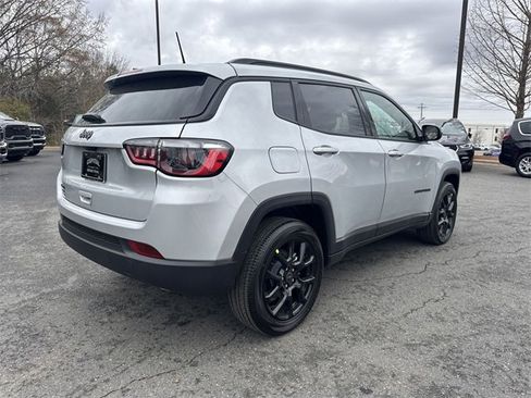 New 2026 Jeep Compass Latitude image 13