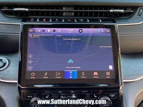 Used 2023 Jeep Grand Cherokee Limited w/ Black Appearance Package AWD/4WD image 30