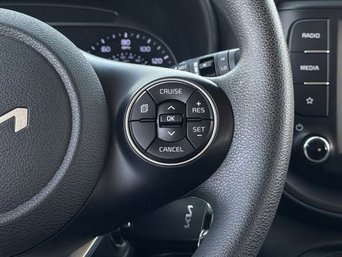 Used 2022 Kia Soul LX w/ Technology Package image 16