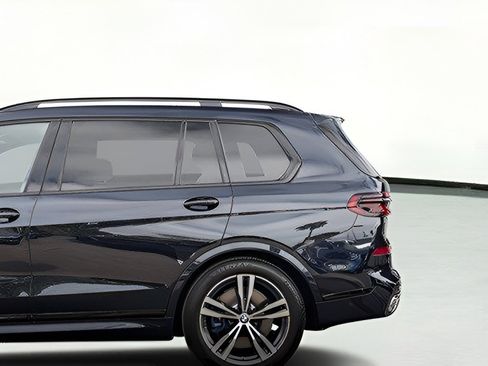 Used 2023 BMW X7 M60i image 23
