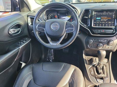Used 2019 Jeep Cherokee Limited FWD image 10