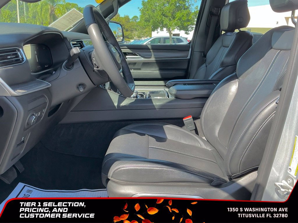 Used 2024 Jeep Wagoneer L Series II w/ Flexible Seating Group RWD image 34