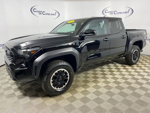 Used 2024 Toyota Tacoma TRD Off-Road AWD/4WD image 3