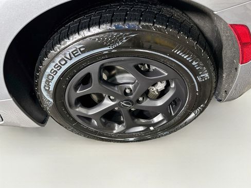 Used 2021 Chrysler Pacifica Touring-L w/ S Appearance Package FWD image 11