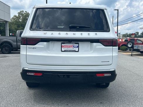 Used 2024 Jeep Wagoneer L Series II image 7