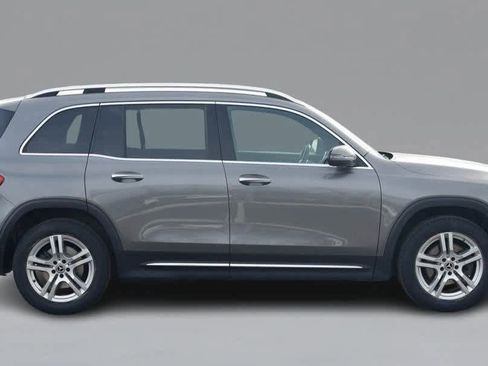 Certified 2022 Mercedes-Benz GLB 250 GLB 250 w/ Premium Package Lite image 4