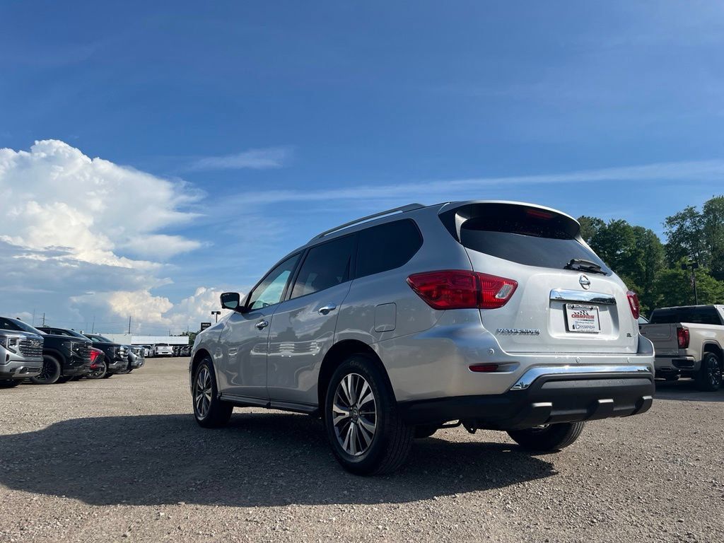Used 2020 Nissan Pathfinder SL FWD image 10