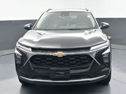 Used 2025 Chevrolet Trax LT w/ LT Convenience Package FWD image 41