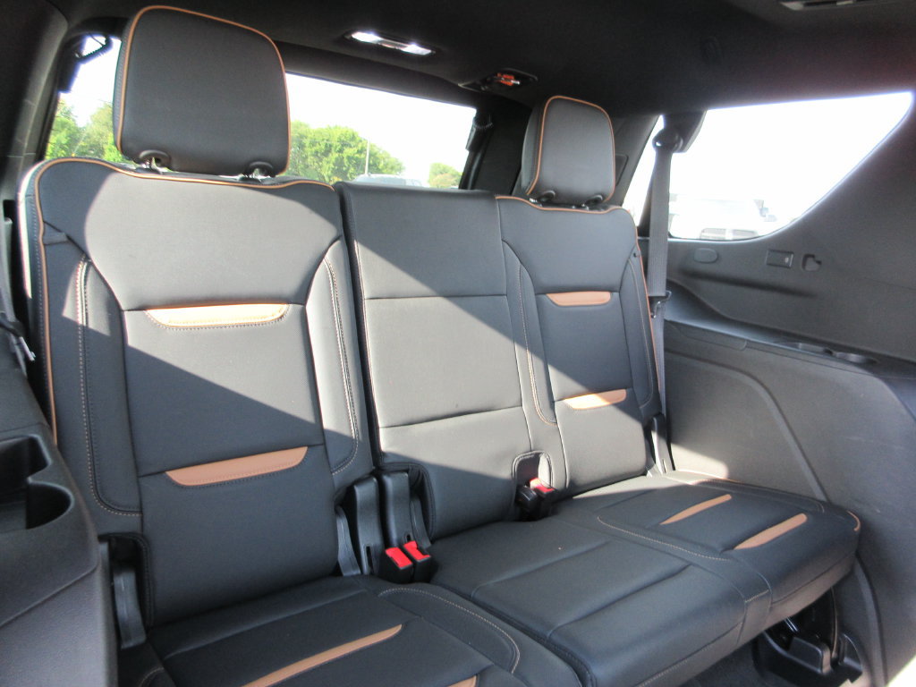 Certified 2021 GMC Yukon AT4 w/ AT4 Premium Package AWD/4WD image 27